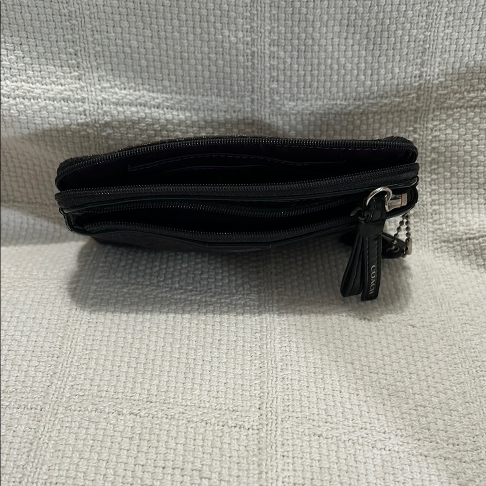 Coach Signature Quilted Wristlet Double Zipper Black Purple Lining - Picture 3 of 4